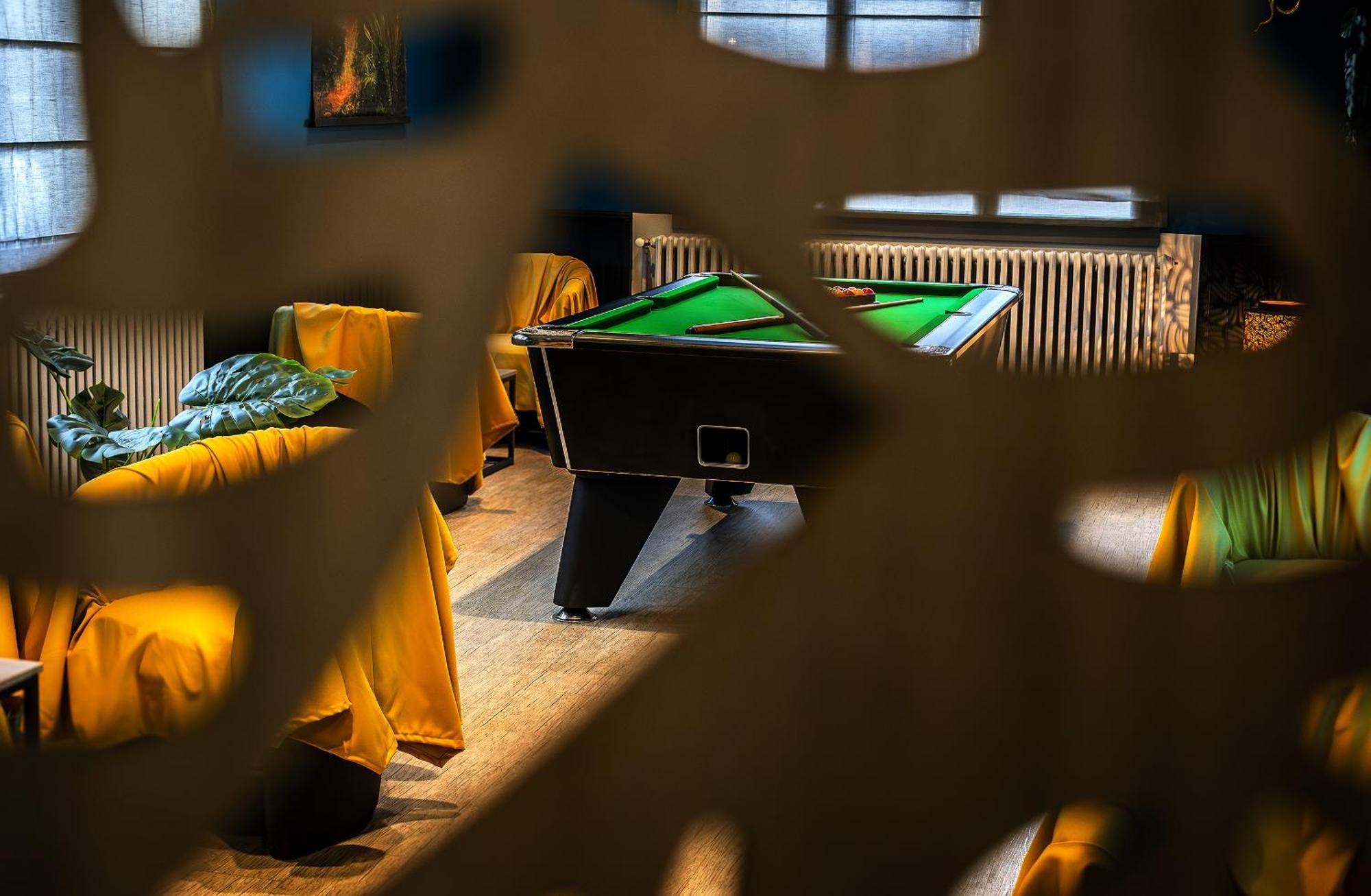 Hotel De L'Abbaye A Клюни Экстерьер фото